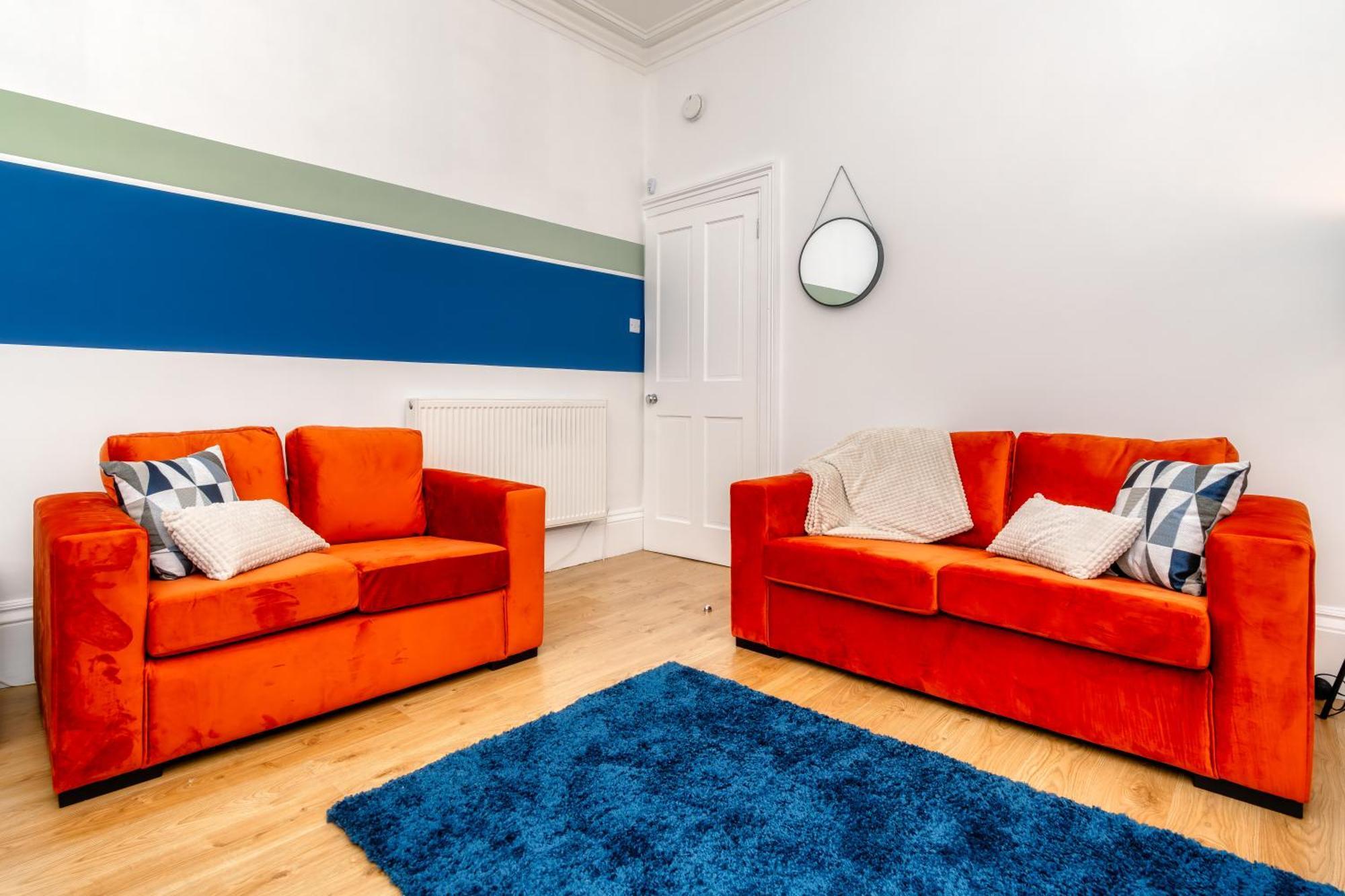 Cosy Retreat - Charming 2-Bed Apartment Гринок Экстерьер фото